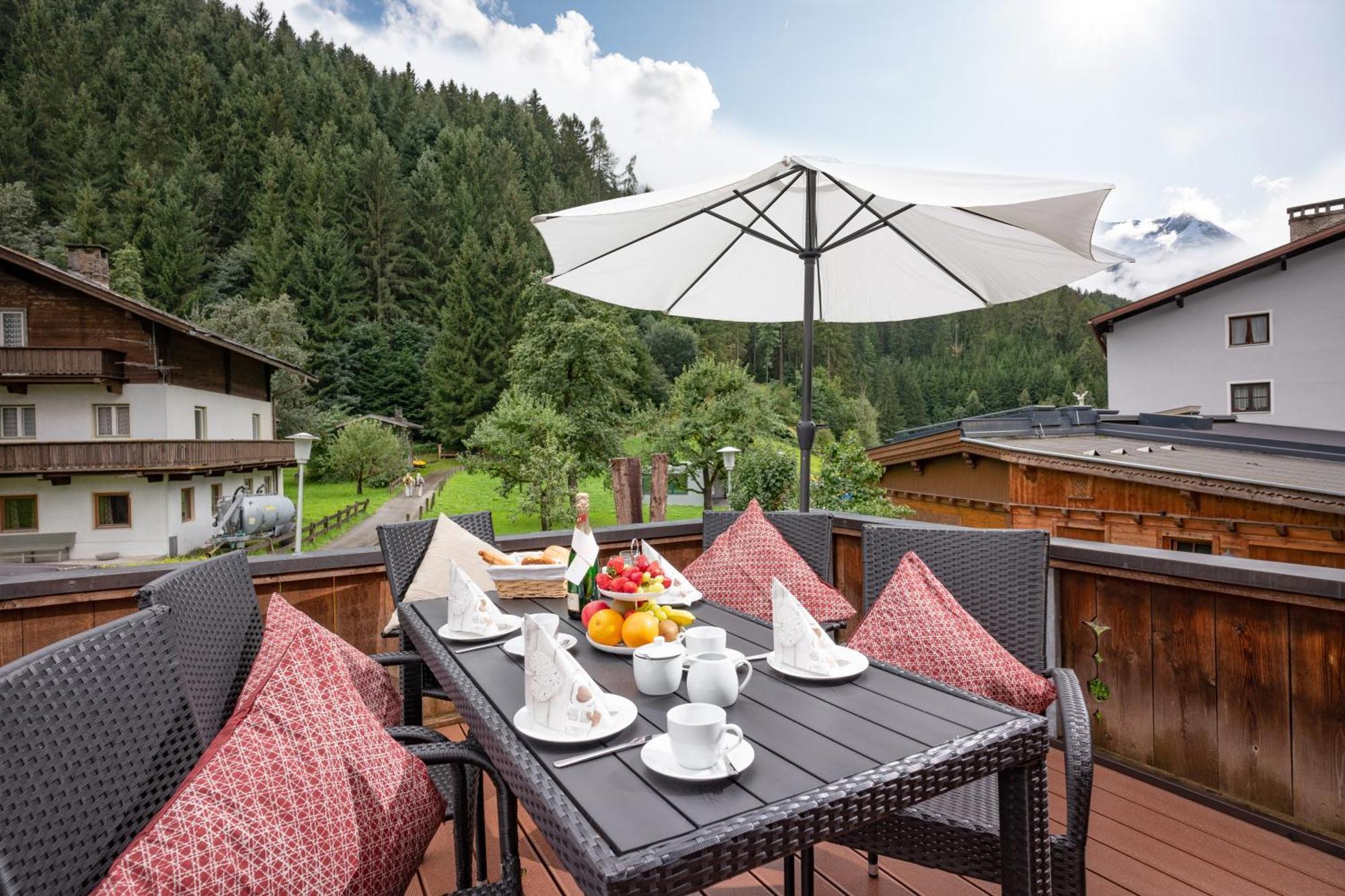 Landhaus Bohrer Mayrhofen Exterior foto